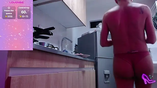 Snapshot of AllysonStonne chatting on November 23, 1:26 am AllysonStonne online show from November 23, 1:26 am