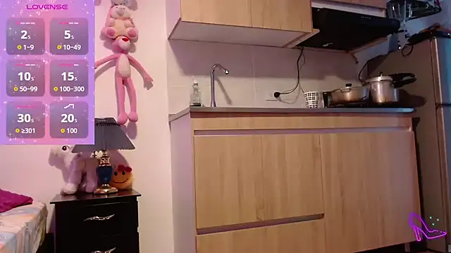 Snapshot of AllysonStonne chatting on January 9, 9:00 pm AllysonStonne online show from January 9, 9:00 pm