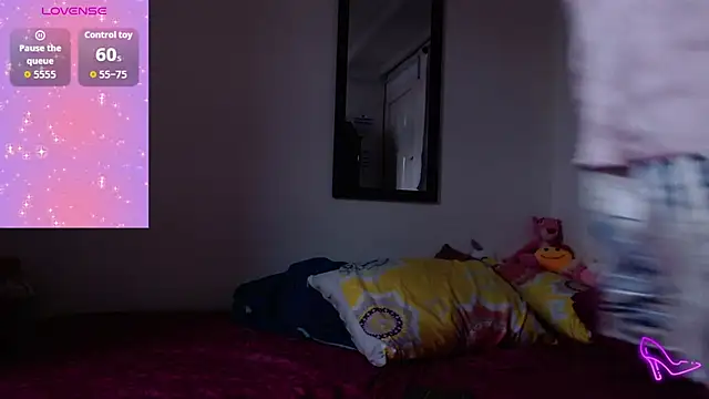 Snapshot of AllysonStonne chatting on November 12, 7:40 pm AllysonStonne online show from November 12, 7:40 pm