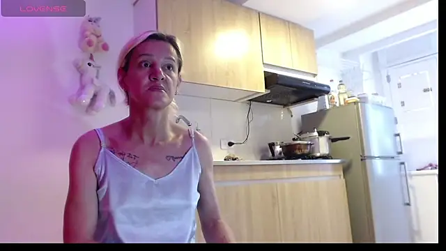 AllysonStonne online show from March 27, 7:04 pm