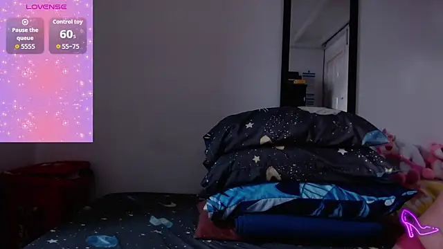 Snapshot of AllysonStonne chatting on November 24, 8:31 pm AllysonStonne online show from November 24, 8:31 pm