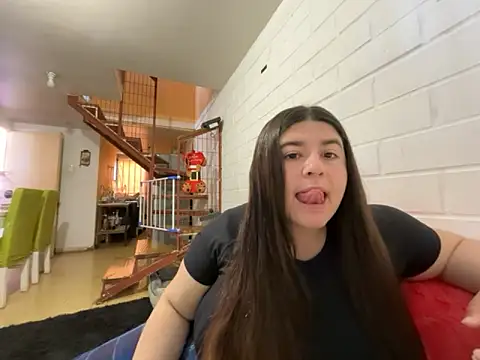 Snapshot of Tukatita69 chatting on November 29, 3:45 pm Tukatita69 online show from November 29, 3:45 pm