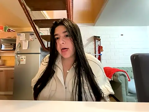 Snapshot of Tukatita69 chatting on December 5, 5:33 pm Tukatita69 online show from December 5, 5:33 pm