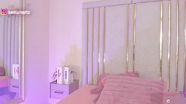 Keirahartz online show from April 13, 7:40 pm