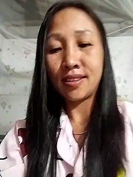 Snapshot of cute_love00 chatting on January 19, 1:37 pm cute love00 online show from January 19, 1:37 pm