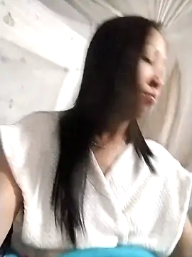 Snapshot of cute_love00 chatting on February 21, 11:23 am cute love00 online show from February 21, 11:23 am