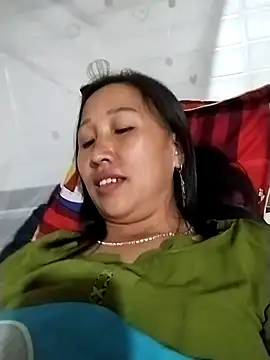 Snapshot of cute_love00 chatting on February 25, 11:32 am cute love00 online show from February 25, 11:32 am