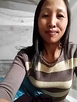 Snapshot of cute_love00 chatting on November 25, 3:29 am cute love00 online show from November 25, 3:29 am