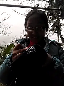 Snapshot of cute_love00 chatting on February 11, 2:00 am cute love00 online show from February 11, 2:00 am