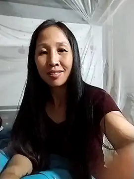 Snapshot of cute_love00 chatting on November 9, 10:30 am cute love00 online show from November 9, 10:30 am