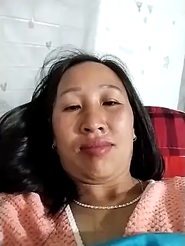 Snapshot of cute_love00 chatting on February 28, 9:25 pm cute love00 online show from February 28, 9:25 pm