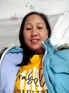 Snapshot of cute_love00 chatting on February 3, 10:48 pm cute love00 online show from February 3, 10:48 pm