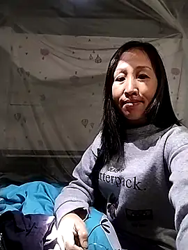 Snapshot of cute_love00 chatting on February 8, 11:57 pm cute love00 online show from February 8, 11:57 pm