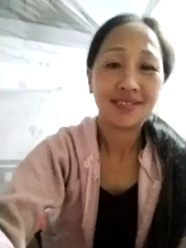 Snapshot of cute_love00 chatting on October 17, 10:33 pm cute love00 online show from October 17, 10:33 pm