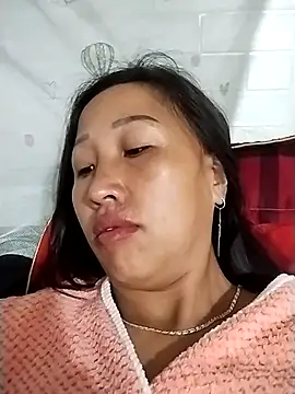 Snapshot of cute_love00 chatting on February 16, 9:34 pm cute love00 online show from February 16, 9:34 pm