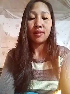 Snapshot of cute_love00 chatting on February 2, 10:42 pm cute love00 online show from February 2, 10:42 pm