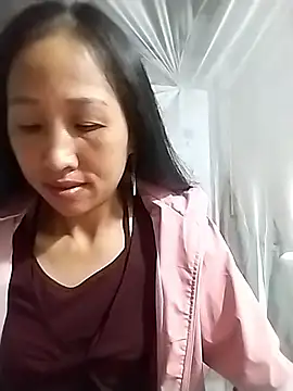 Snapshot of cute_love00 chatting on November 8, 10:24 pm cute love00 online show from November 8, 10:24 pm