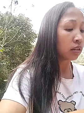 Snapshot of cute_love00 chatting on February 26, 3:50 am cute love00 online show from February 26, 3:50 am