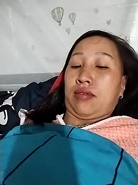 Snapshot of cute_love00 chatting on February 20, 10:44 pm cute love00 online show from February 20, 10:44 pm