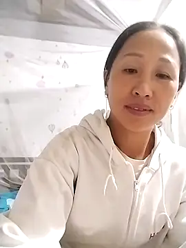 Snapshot of cute_love00 chatting on October 24, 11:37 pm cute love00 online show from October 24, 11:37 pm