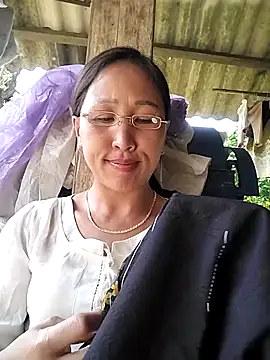 Snapshot of cute_love00 chatting on February 28, 6:13 am cute love00 online show from February 28, 6:13 am