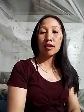 Snapshot of cute_love00 chatting on February 15, 12:37 pm cute love00 online show from February 15, 12:37 pm