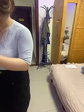 jiajia1060 online show from March 1, 2:33 am