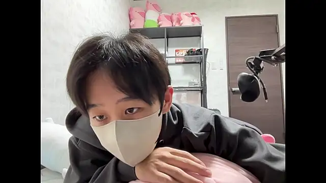 Snapshot of akkan_6868 chatting on December 4, 12:04 pm akkan 6868 online show from December 4, 12:04 pm