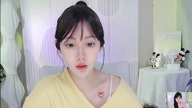 Snapshot of Nuan_Qi chatting on October 11, 2:51 pm Nuan Qi online show from October 11, 2:51 pm