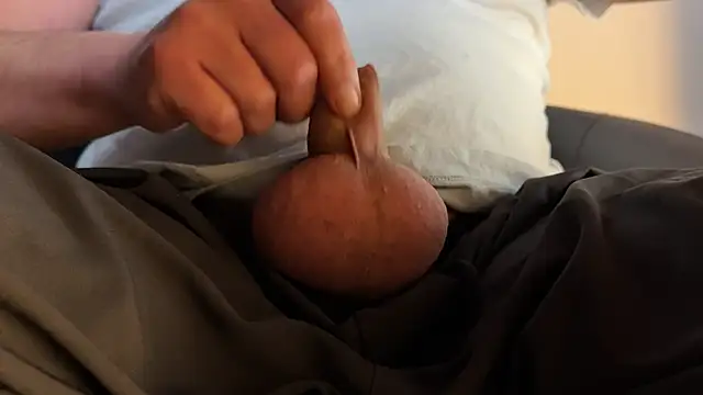 hornysmallcockgermany online show from March 17, 5:05 pm