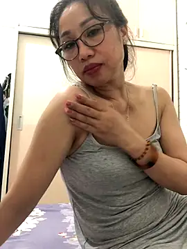 Snapshot of Vitamin_sexy chatting on October 2, 1:03 pm Vitamin sexy online show from October 2, 1:03 pm