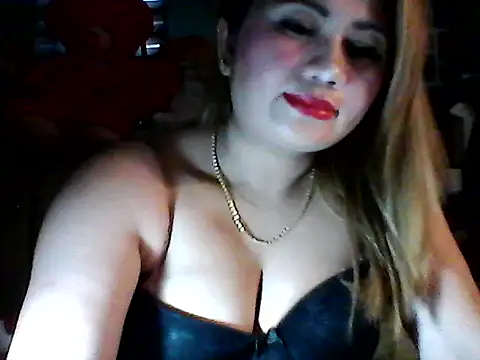 Snapshot of Miss_Heart chatting on January 9, 4:41 am Miss Heart online show from January 9, 4:41 am