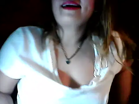 Snapshot of Miss_Heart chatting on December 18, 7:29 pm Miss Heart online show from December 18, 7:29 pm