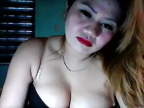 Snapshot of Miss_Heart chatting on October 15, 5:39 am Miss Heart online show from October 15, 5:39 am