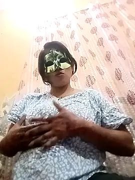 Snapshot of Cute_radhaaa chatting on October 11, 7:04 pm Cute radhaaa online show from October 11, 7:04 pm