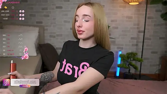 BabyyyLunaX online show from March 4, 3:03 am