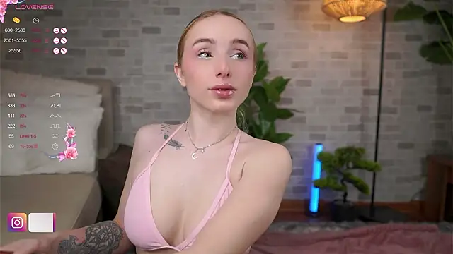 BabyyyLunaX online show from February 13, 3:06 am