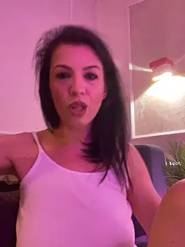 AlyaRei online show from May 1, 6:57 pm