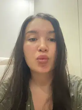 LexeeLuv online show from April 19, 6:36 am