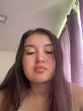 LexeeLuv online show from June 9, 10:27 am