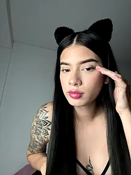 Snapshot of giasteele chatting on October 31, 2:52 am giasteele online show from October 31, 2:52 am