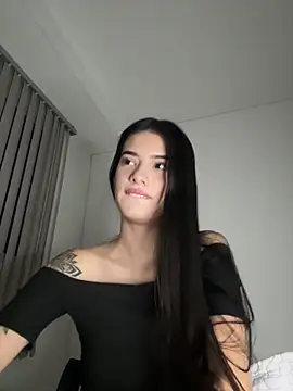 Snapshot of giasteele chatting on November 12, 1:32 am giasteele online show from November 12, 1:32 am