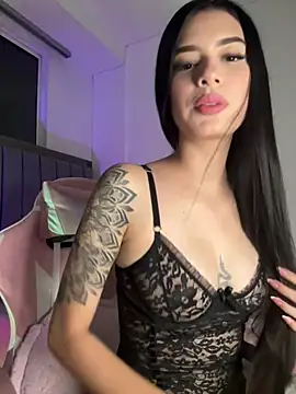 Snapshot of giasteele chatting on January 11, 1:12 am giasteele online show from January 11, 1:12 am