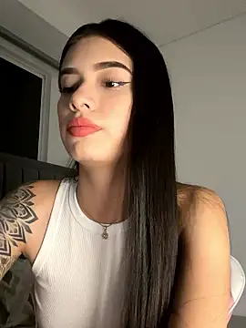 Snapshot of giasteele chatting on January 9, 1:12 am giasteele online show from January 9, 1:12 am