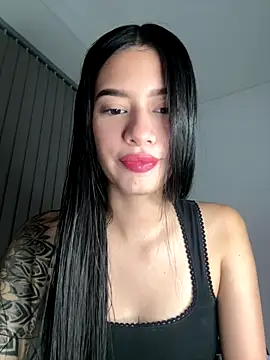 Snapshot of giasteele chatting on November 11, 1:22 am giasteele online show from November 11, 1:22 am