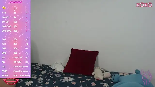 Snapshot of Allison_19__ chatting on October 23, 10:14 am Allison 19 online show from October 23, 10:14 am