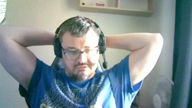 Snapshot of SirAbuser chatting on October 7, 8:37 am SirAbuser online show from October 7, 8:37 am