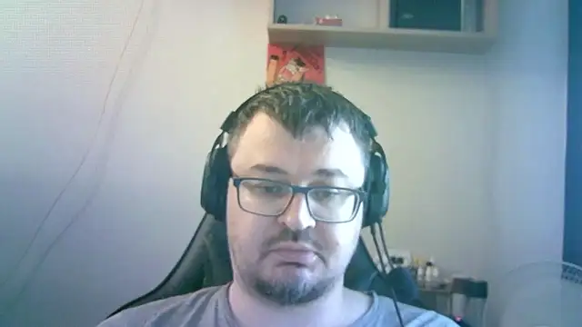 Snapshot of SirAbuser chatting on June 8, 8:59 am SirAbuser online show from June 8, 8:59 am