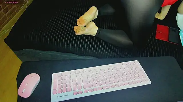 Cutiee Alicee online show from April 22, 7:53 pm