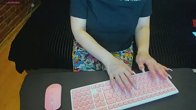 Cutiee Alicee online show from April 12, 7:28 pm